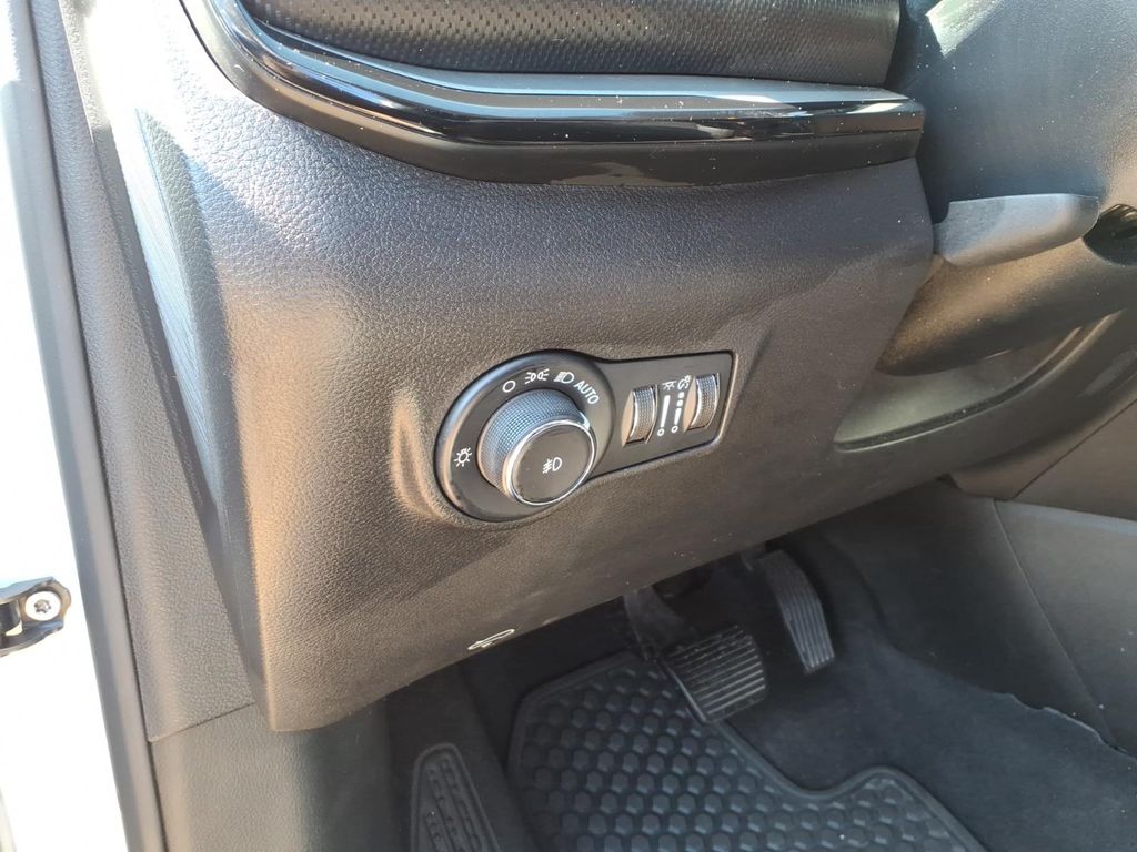 2025 Jeep Compass Trailhawk - Photo 11