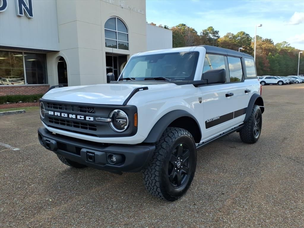 2025 Ford Bronco 4-Door Big Bend's photo