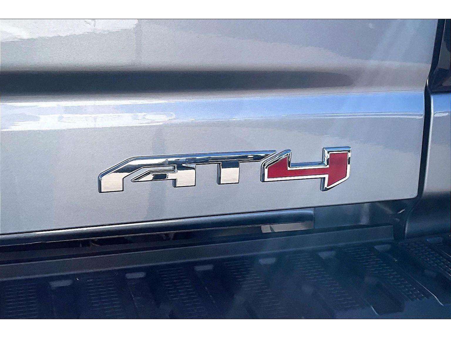 2026 GMC Sierra 3500HD AT4 - Photo 9