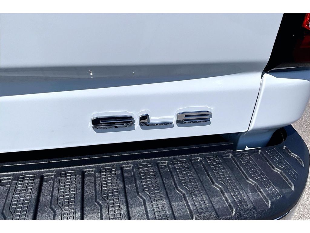 2026 GMC Sierra 3500HD SLE - Photo 9