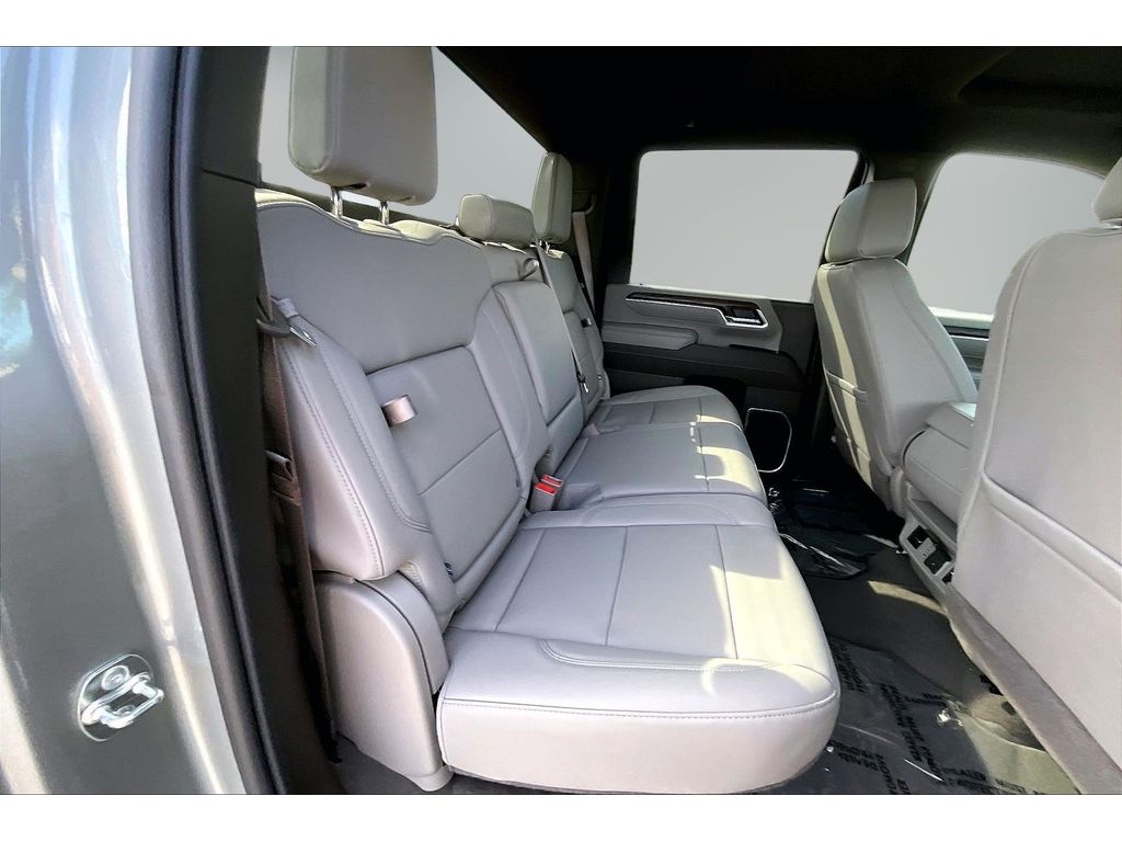 2026 GMC Sierra 3500HD SLT - Photo 10