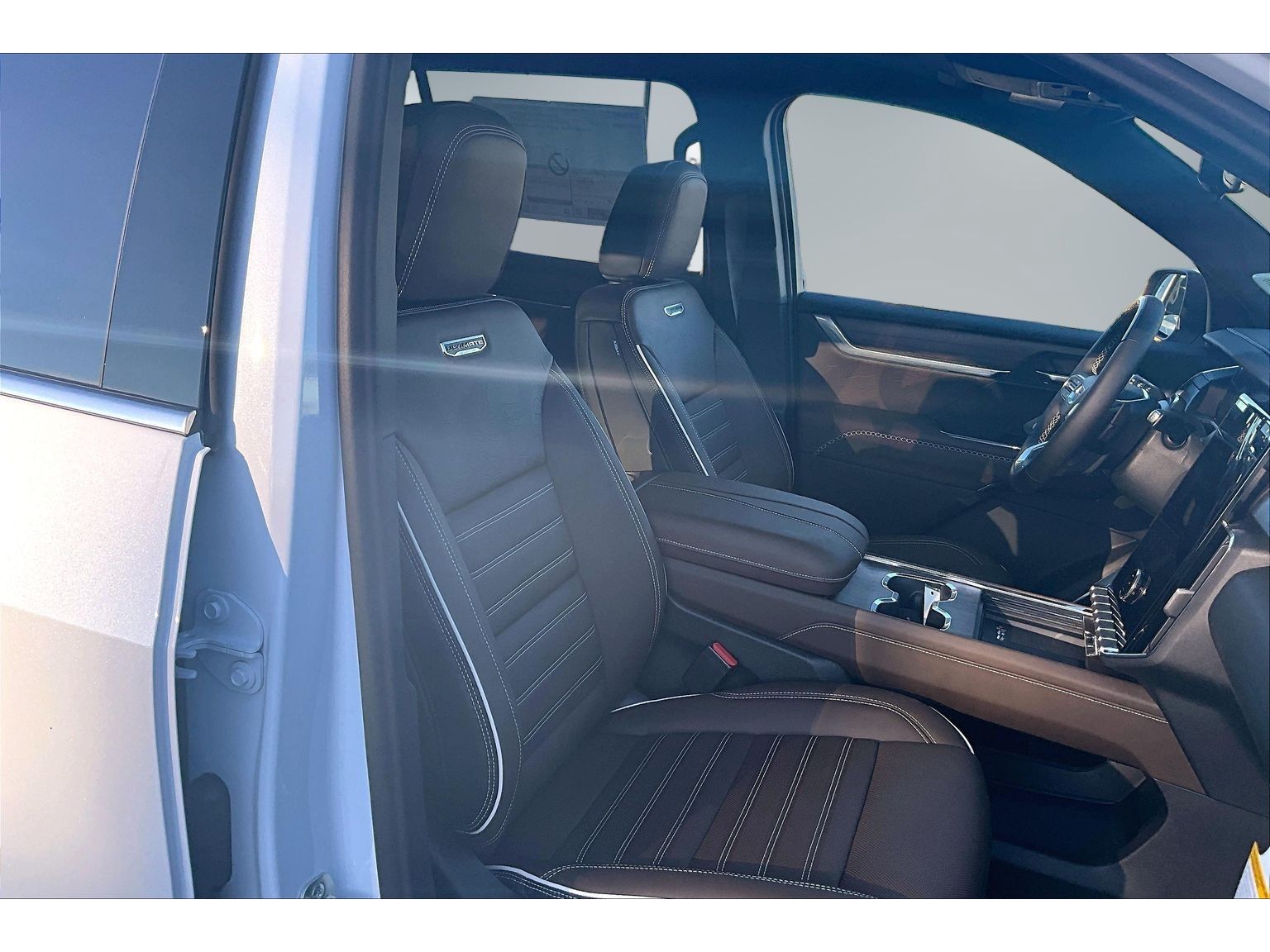 2027 GMC Acadia Denali Ultimate - Photo 11
