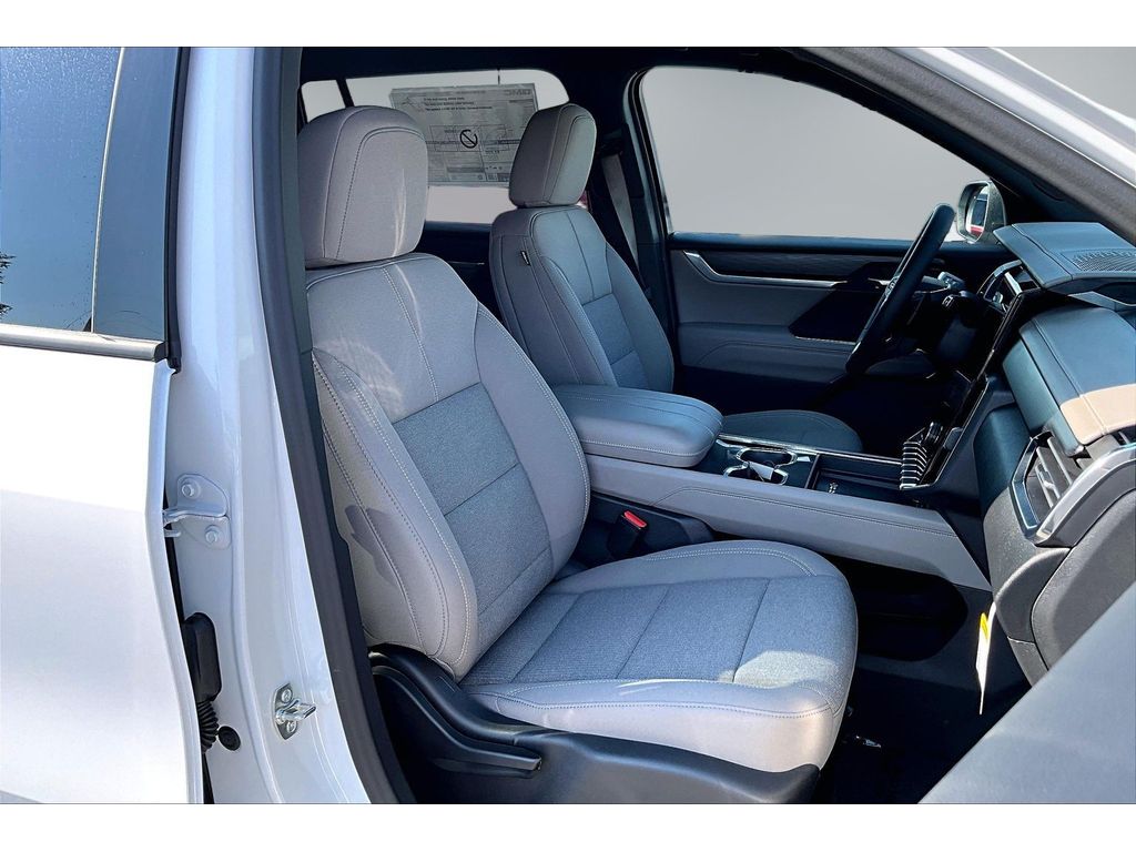 2026 GMC Acadia Elevation - Photo 11