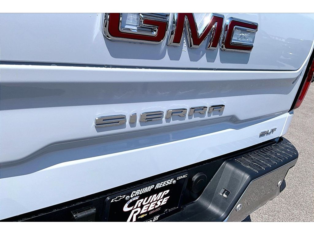 2026 GMC Sierra 1500 SLT - Photo 9