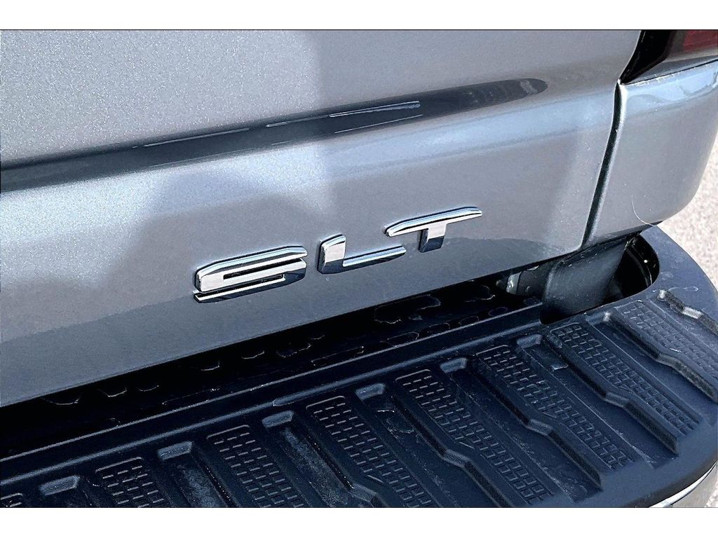 2026 GMC Sierra 3500HD SLT - Photo 9