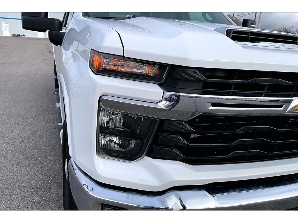 2024 Chevrolet Silverado 3500HD LT - Photo 32