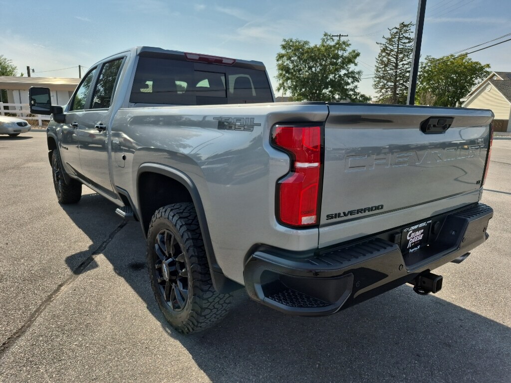 2026 Chevrolet Silverado 3500HD LT photo 3