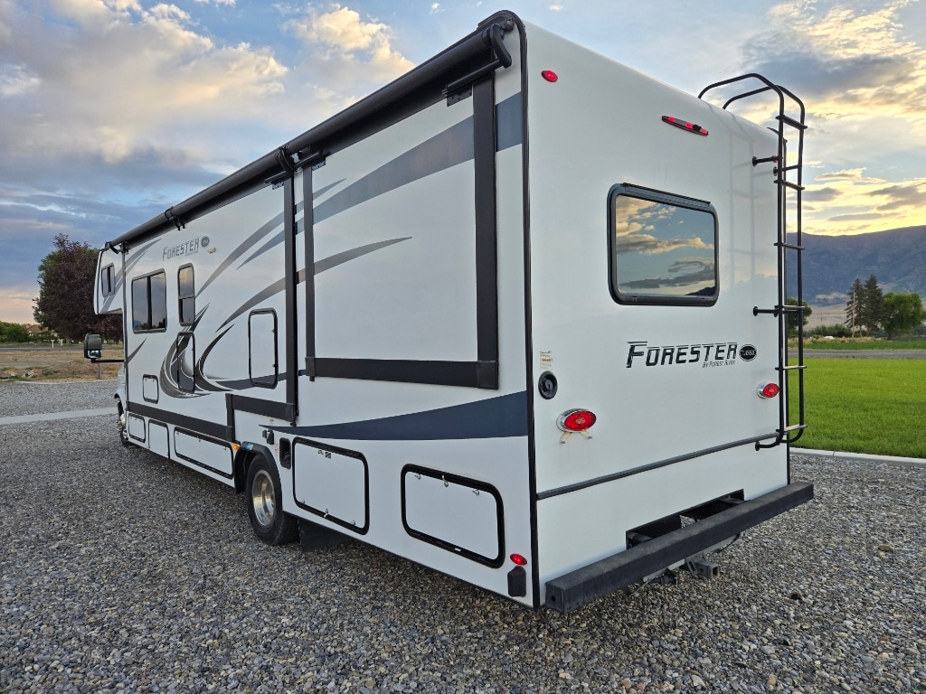 Used 2021 Ford E-Series Cutaway E-450 DRW 158 WB