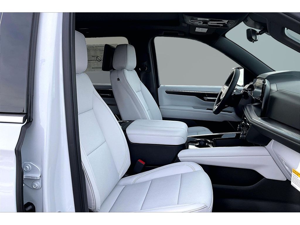 2026 Chevrolet Suburban Premier - Photo 11