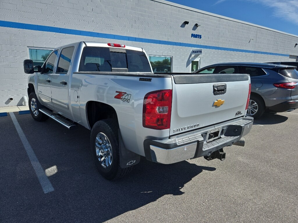 2012 Chevrolet Silverado 3500HD LT photo 2
