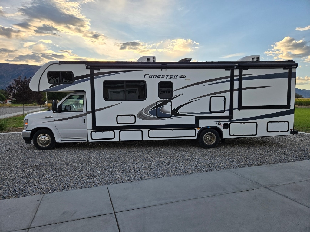 Used 2021 Ford E-Series Cutaway E-450 DRW 158 WB