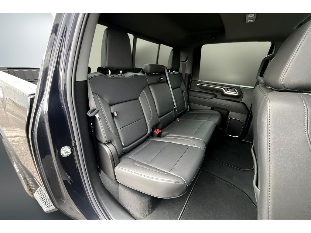 2025 GMC Sierra 2500HD SLT - Photo 10