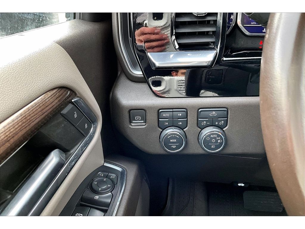 2024 Chevrolet Silverado 3500HD LT - Photo 17