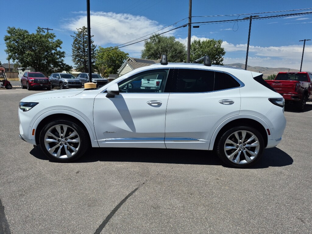 2022 Buick Envision Avenir photo 2