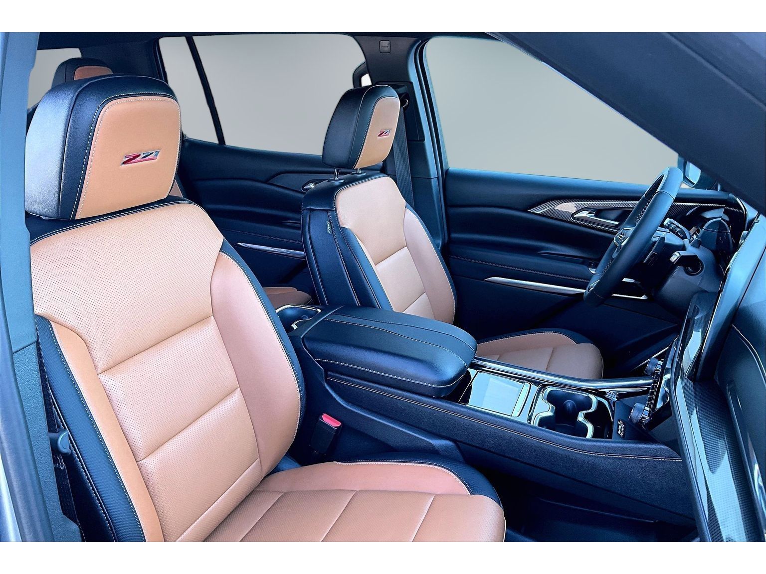2027 Chevrolet Traverse Z71 - Photo 11