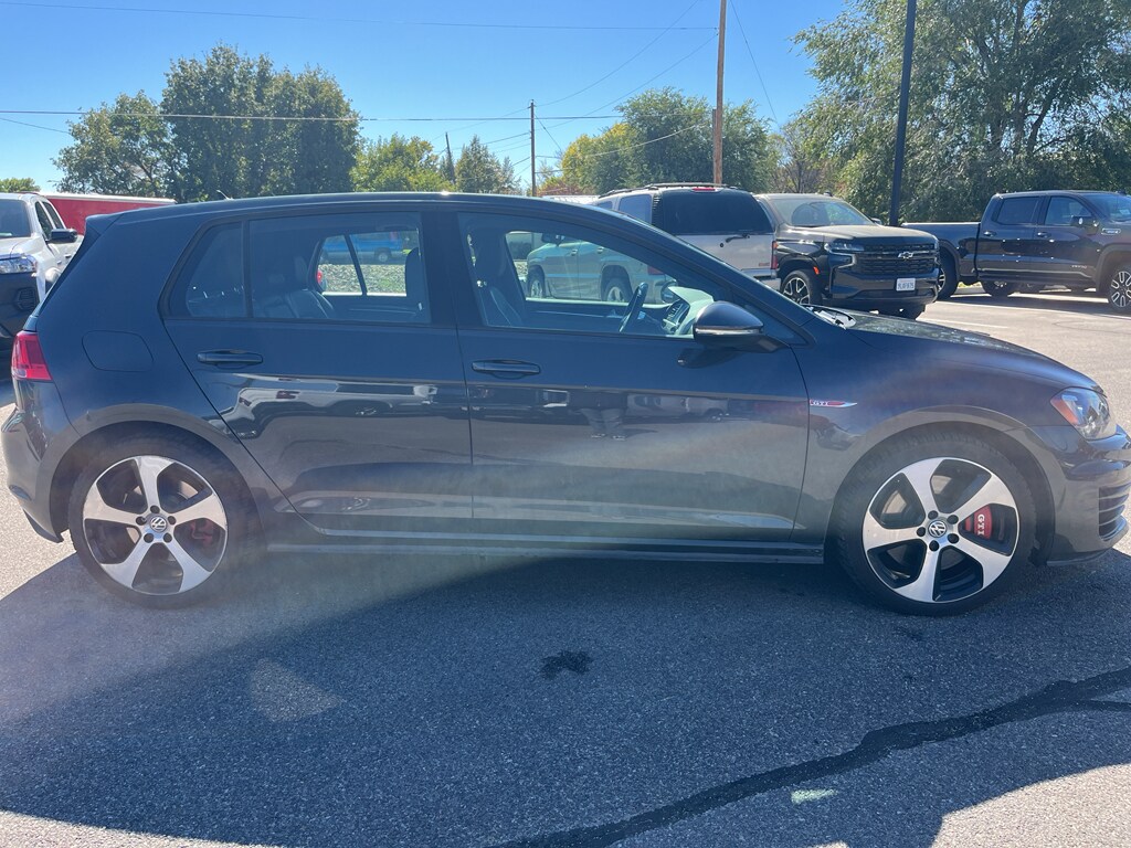 2017 Volkswagen Golf GTI S photo 2