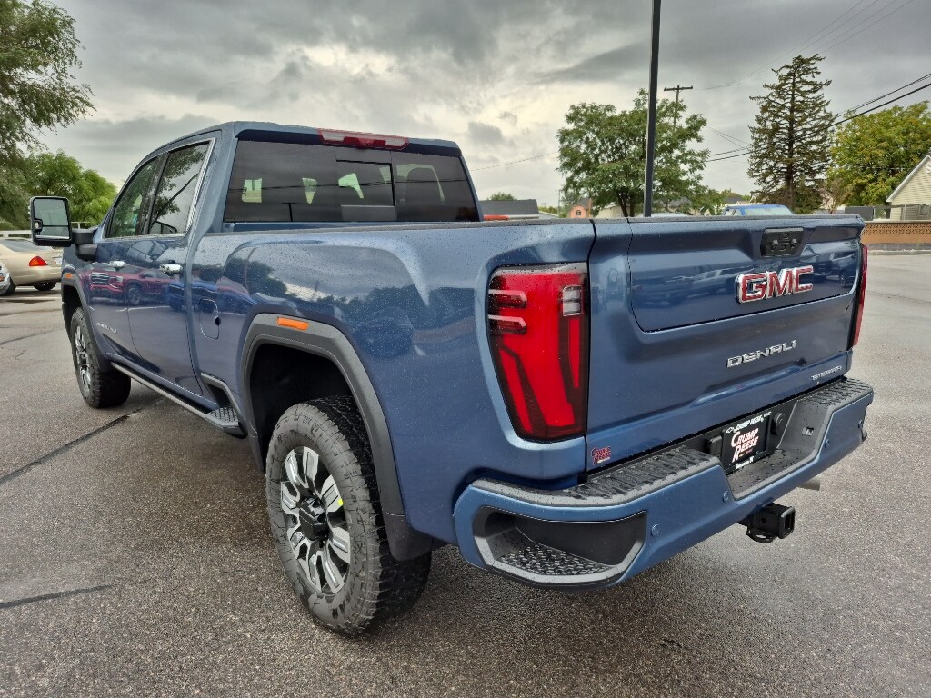 2026 Gmc Sierra 3500 HD Denali photo 2