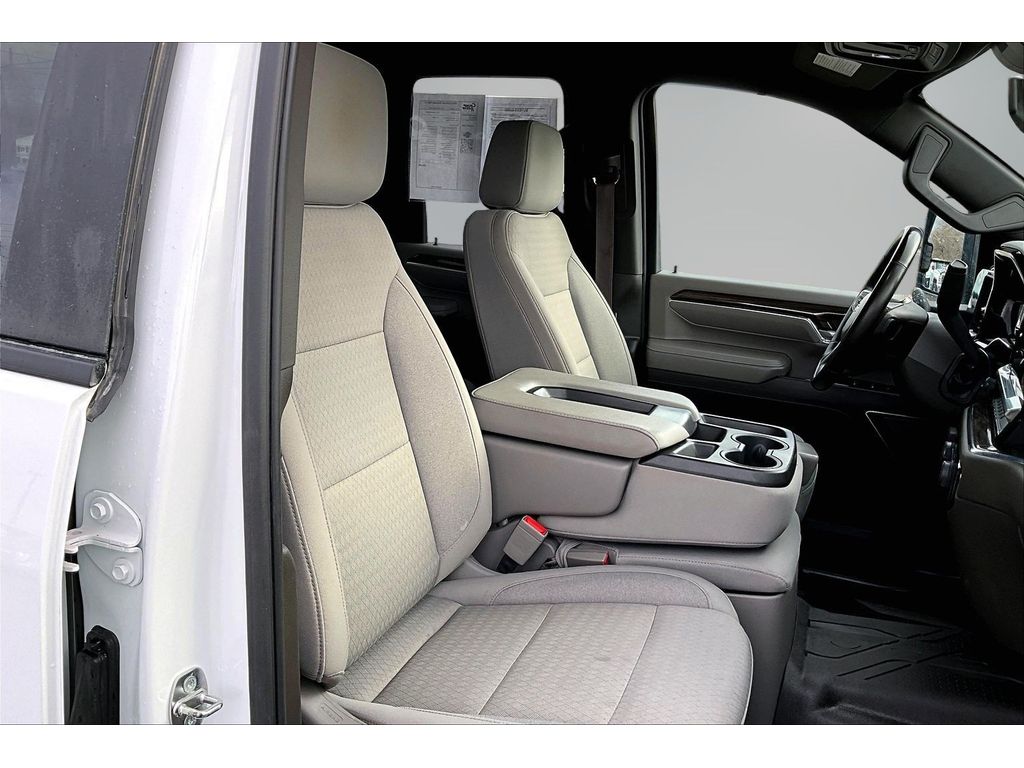 2024 Chevrolet Silverado 3500HD LT - Photo 29