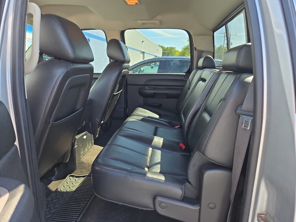 2012 Chevrolet Silverado 3500HD LT photo 4