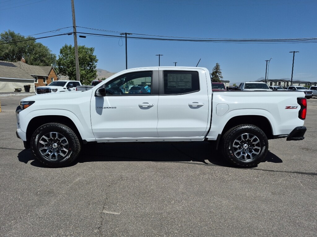 2026 Chevrolet Colorado Z71 photo 2
