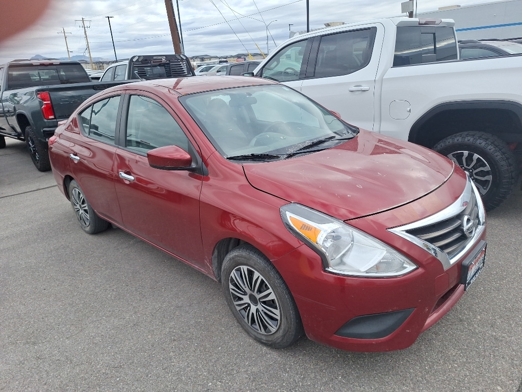 2019 Nissan Versa Sedan SV photo 2