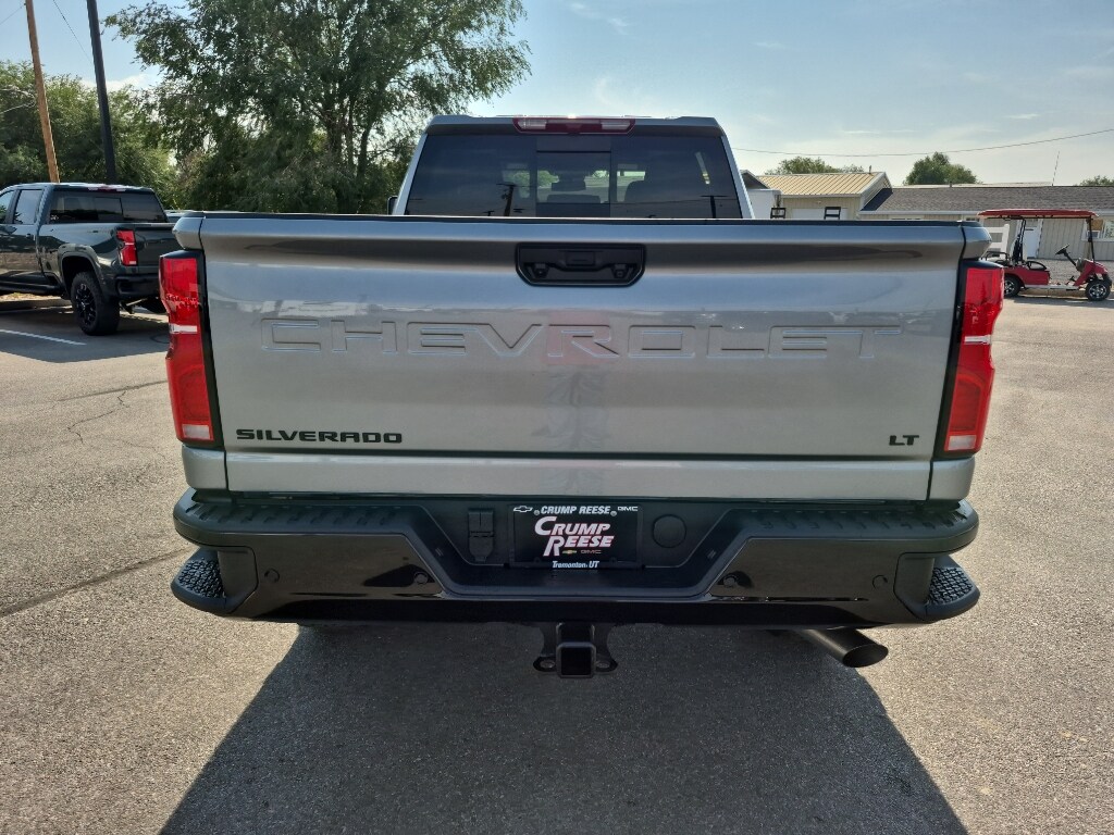 2026 Chevrolet Silverado 3500HD LT photo 4