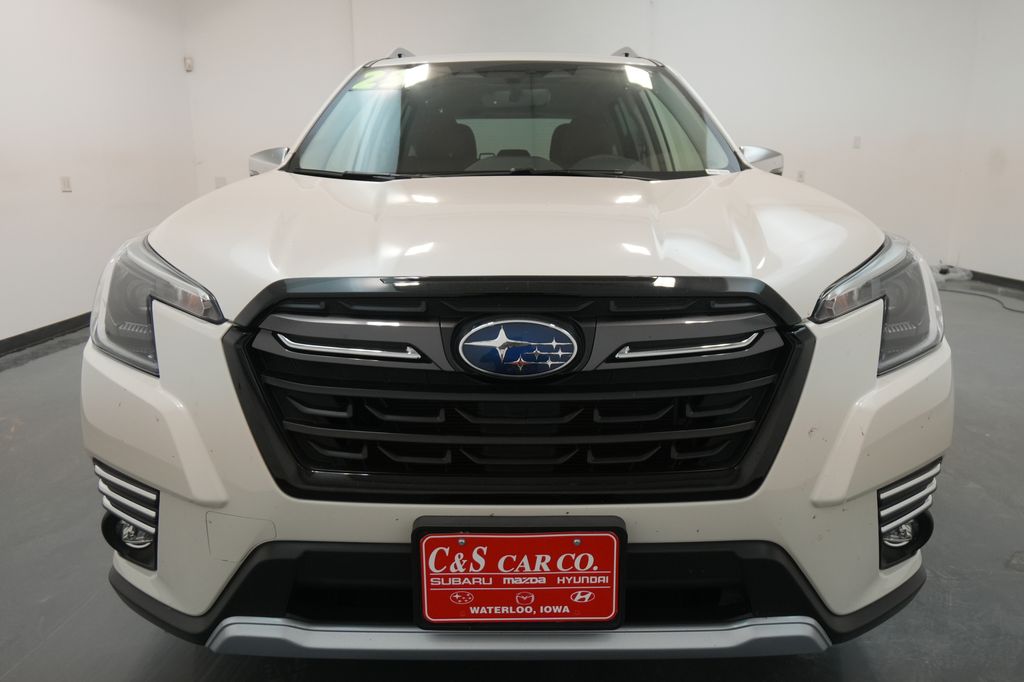 2023 Subaru Forester Touring photo 2