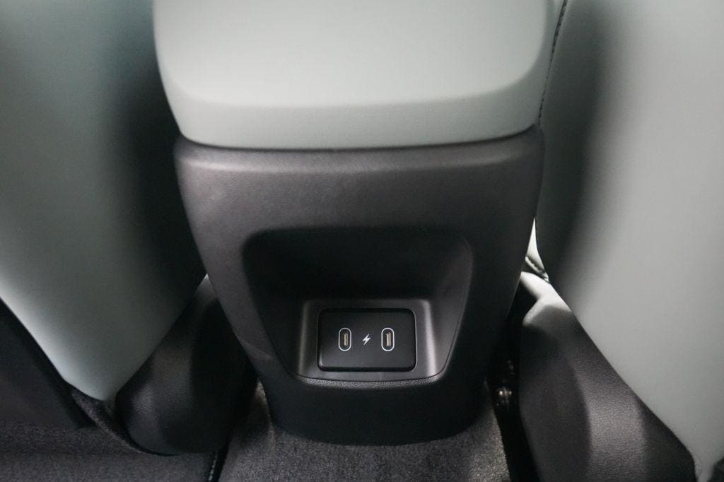 2025 Hyundai Elantra Limited - Photo 25