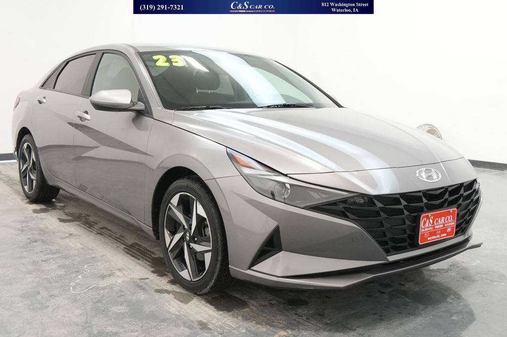 2023 Hyundai Elantra SEL's photo