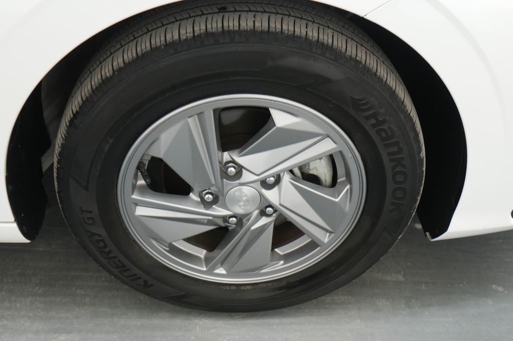 2024 Hyundai Elantra SE - Photo 10