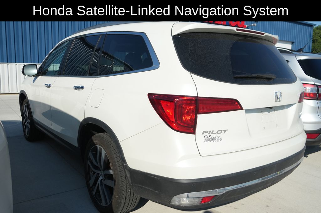 2017 Honda Pilot Elite - Photo 2