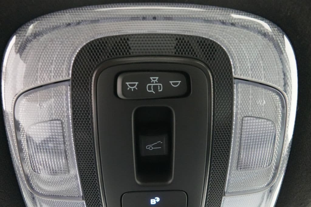 2025 Hyundai Elantra Limited - Photo 49