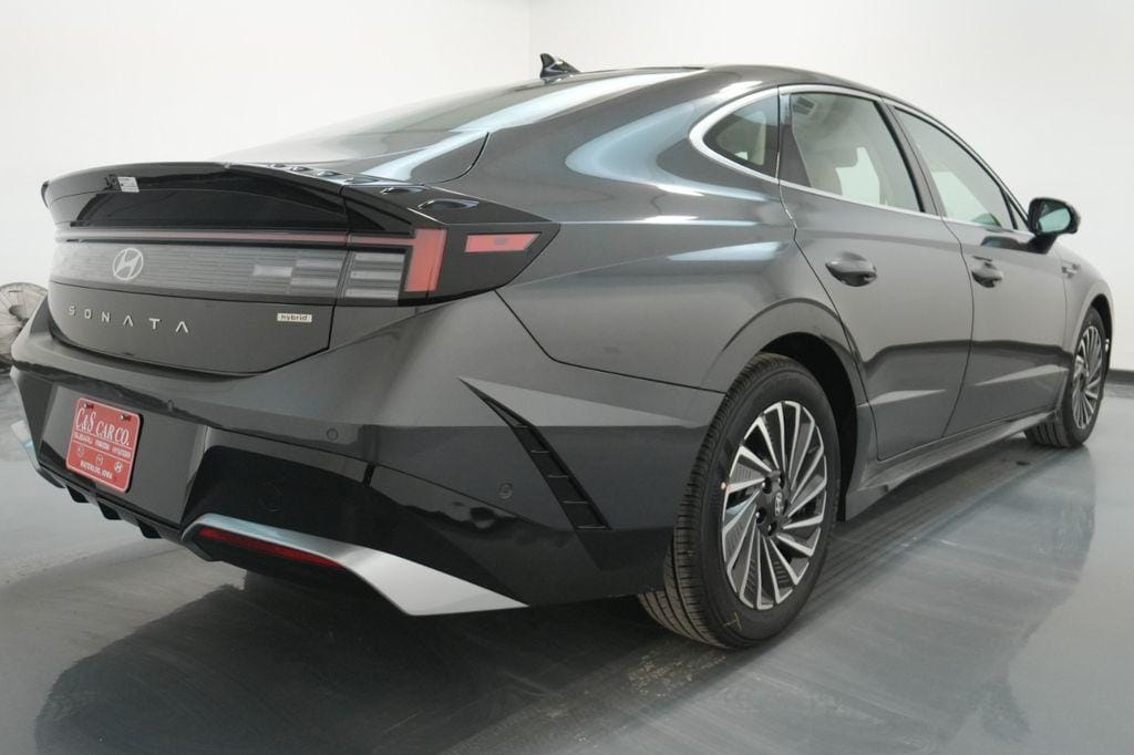 2025 Hyundai Sonata Hybrid Limited - Photo 8
