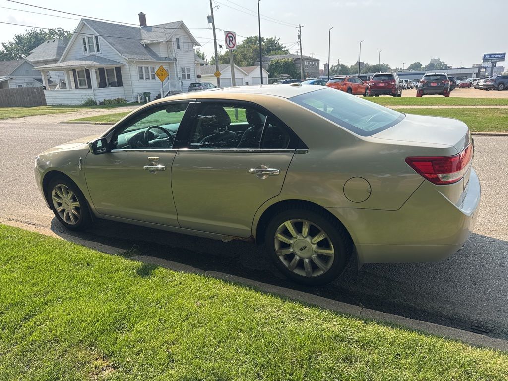 2010 Lincoln MKZ Base photo 2