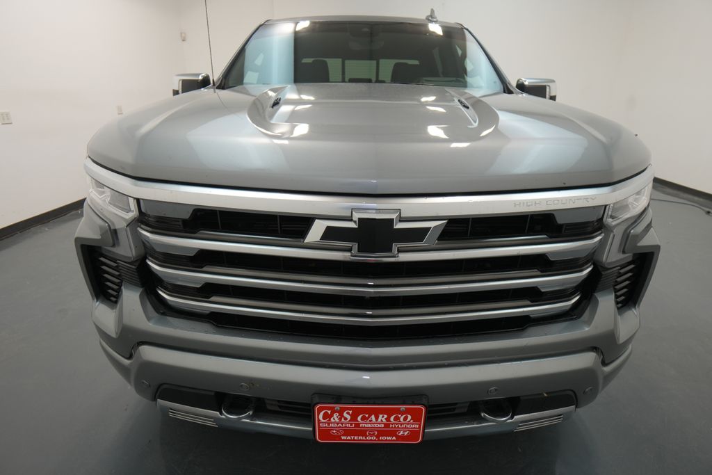 2024 Chevrolet Silverado 1500 High Country photo 2