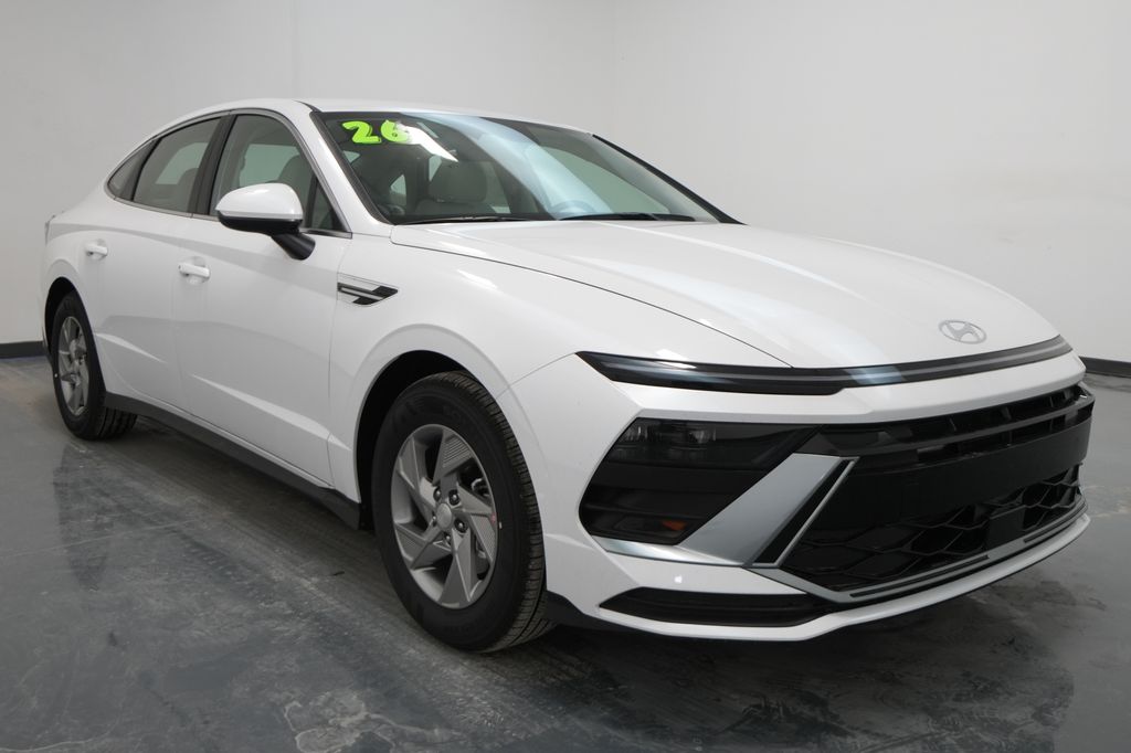 2026 Hyundai Sonata SE's photo