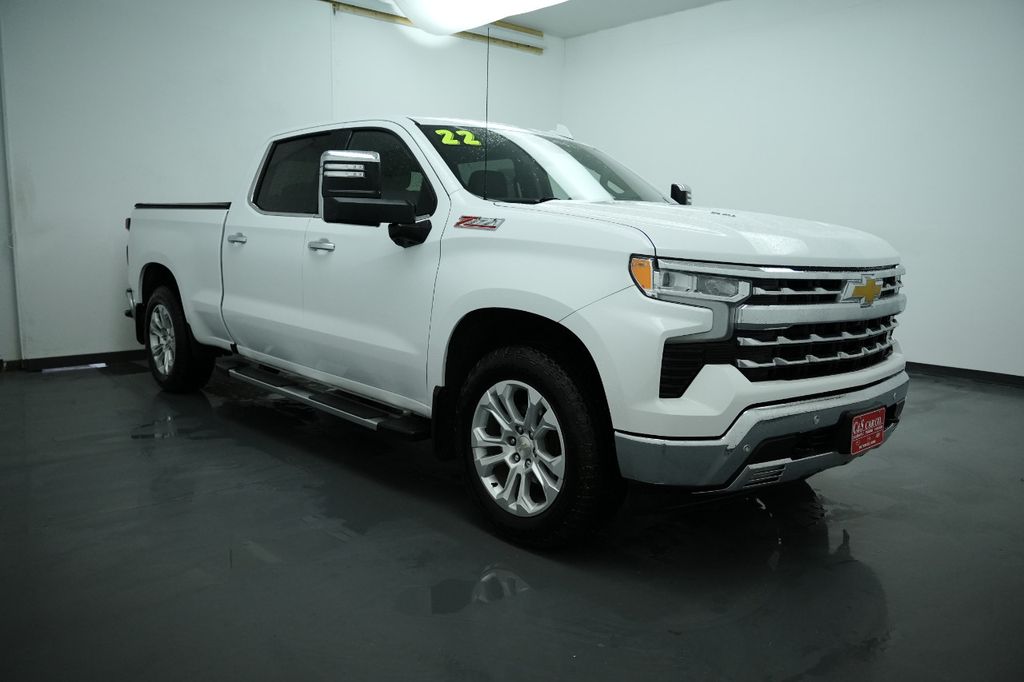 2022 Chevrolet Silverado 1500 LTZ photo 2