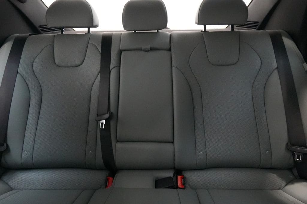 2025 Hyundai Elantra Limited - Photo 22