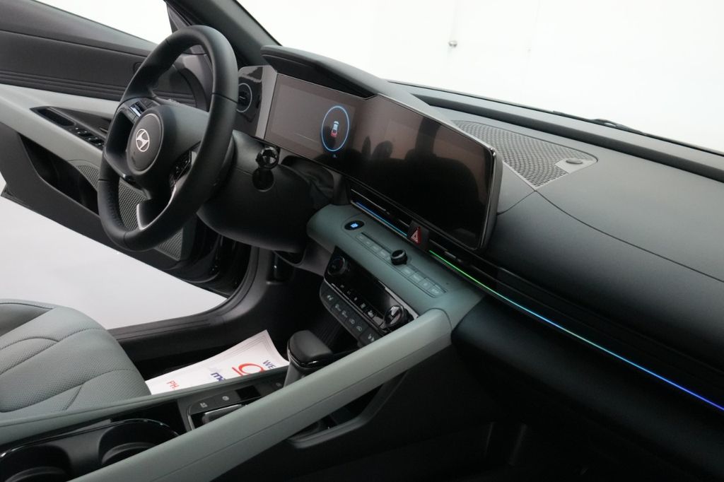 2025 Hyundai Elantra Limited - Photo 34