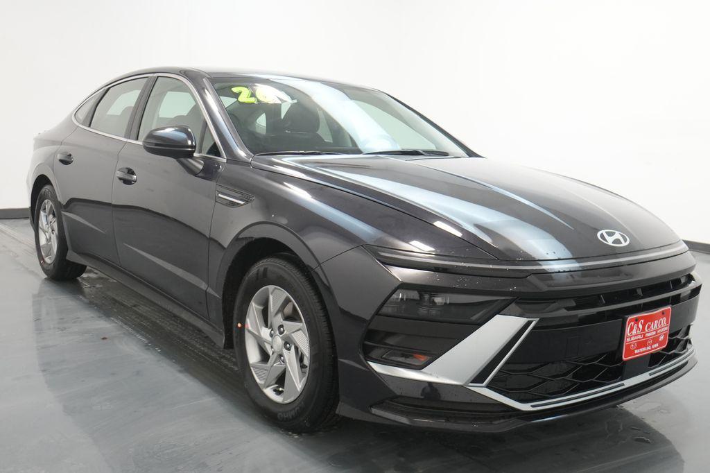 2026 Hyundai Sonata SE's photo