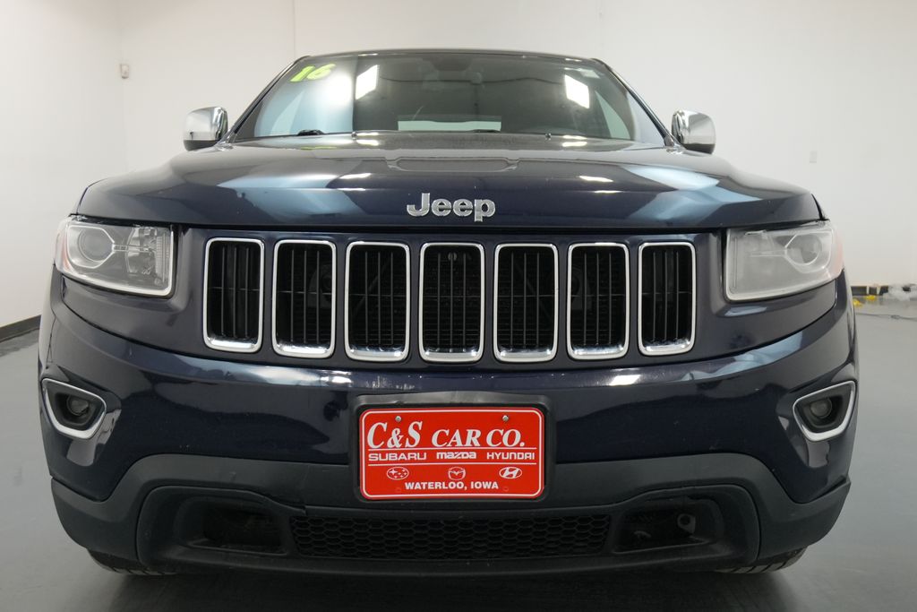 2016 Jeep Grand Cherokee Laredo photo 2