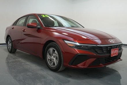 2025 Hyundai Elantra SE Sedan
