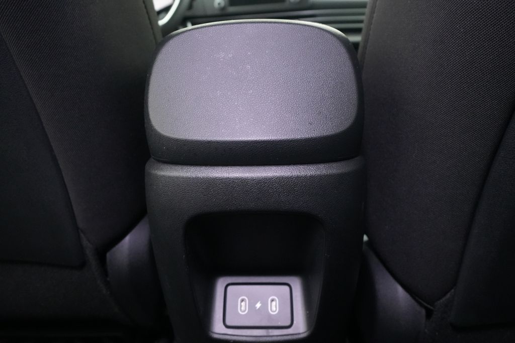 2024 Hyundai Elantra SE - Photo 18