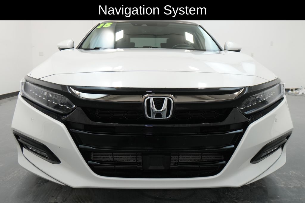 2018 Honda Accord Touring 2.0T photo 2