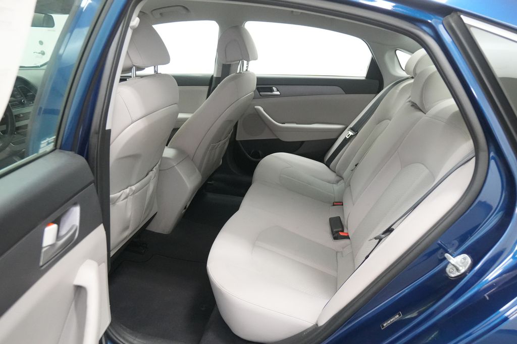 2017 Hyundai Sonata Base - Photo 17