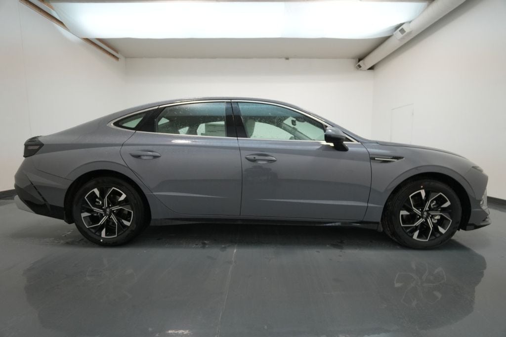 2025 Hyundai Sonata SEL - Photo 10