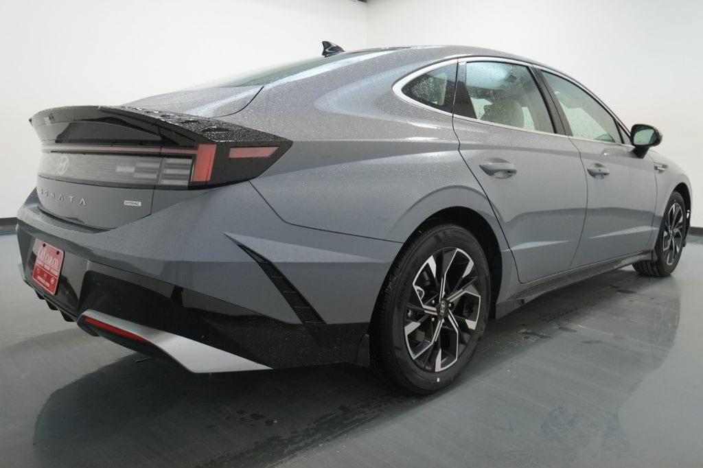 2025 Hyundai Sonata SEL - Photo 9