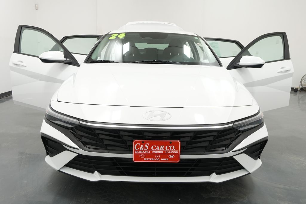 2024 Hyundai Elantra SE - Photo 26