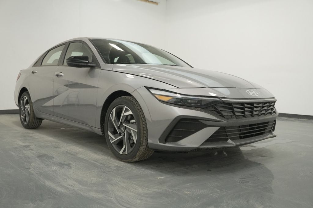 Used 2025 Hyundai Elantra SEL Sport Sedan