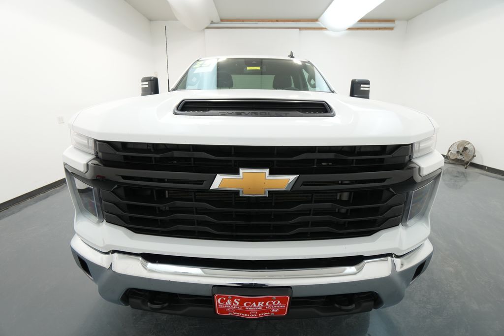 2025 Chevrolet Silverado 2500HD Work Truck photo 2